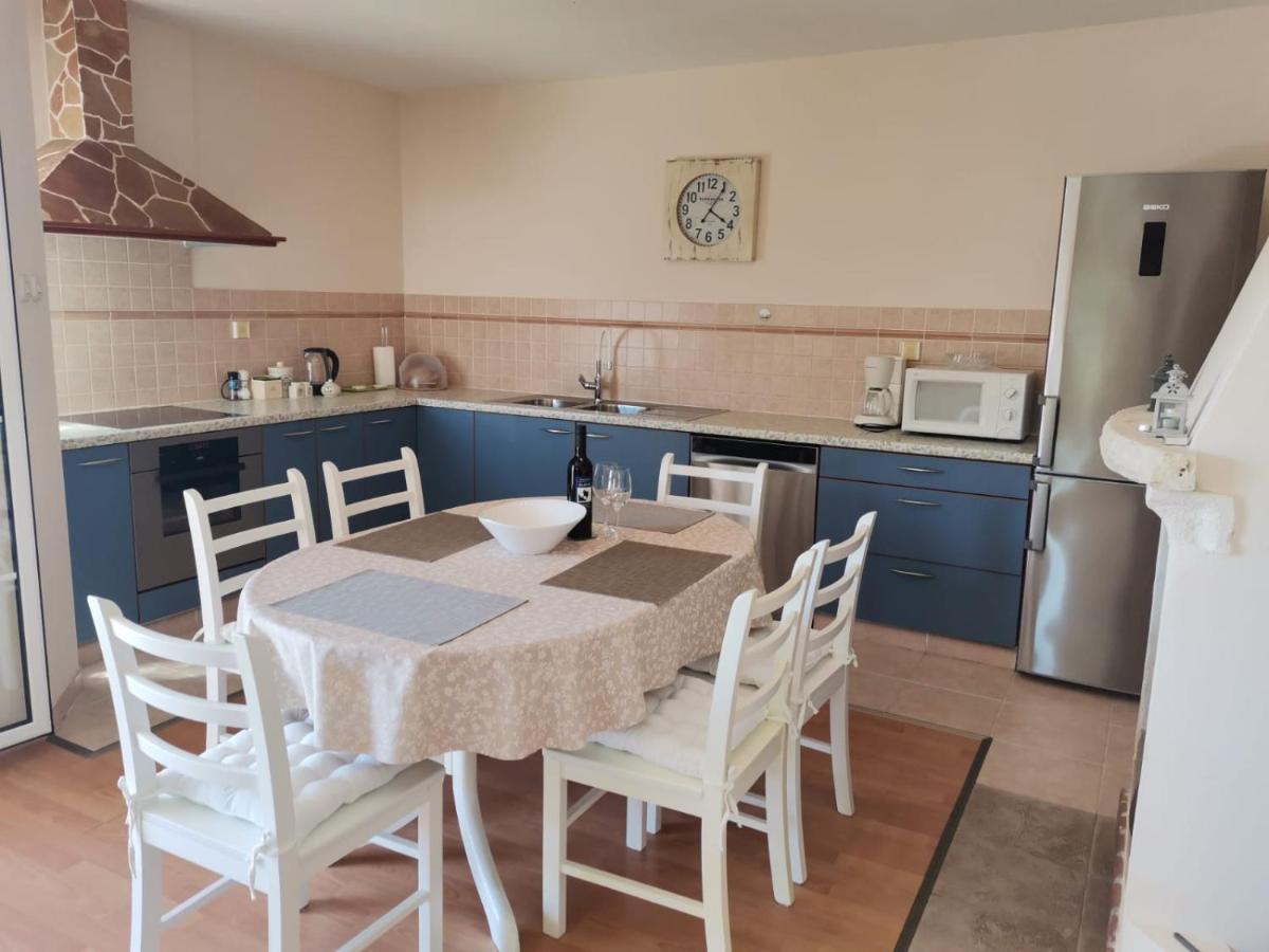 Apartment Tempera Povlja  Extérieur photo
